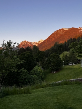 Dusk light in the mountains. Ross Woodhall - Action & Lifestyle Photography